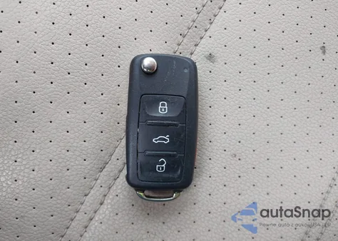 2015 Volkswagen Passat 2.0L Tdi Se from USA, damaged, VIN 1VWBV7A39FC054039